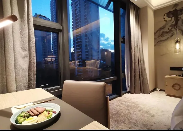 锦御酒店 宝能演艺中心金峰地铁站店